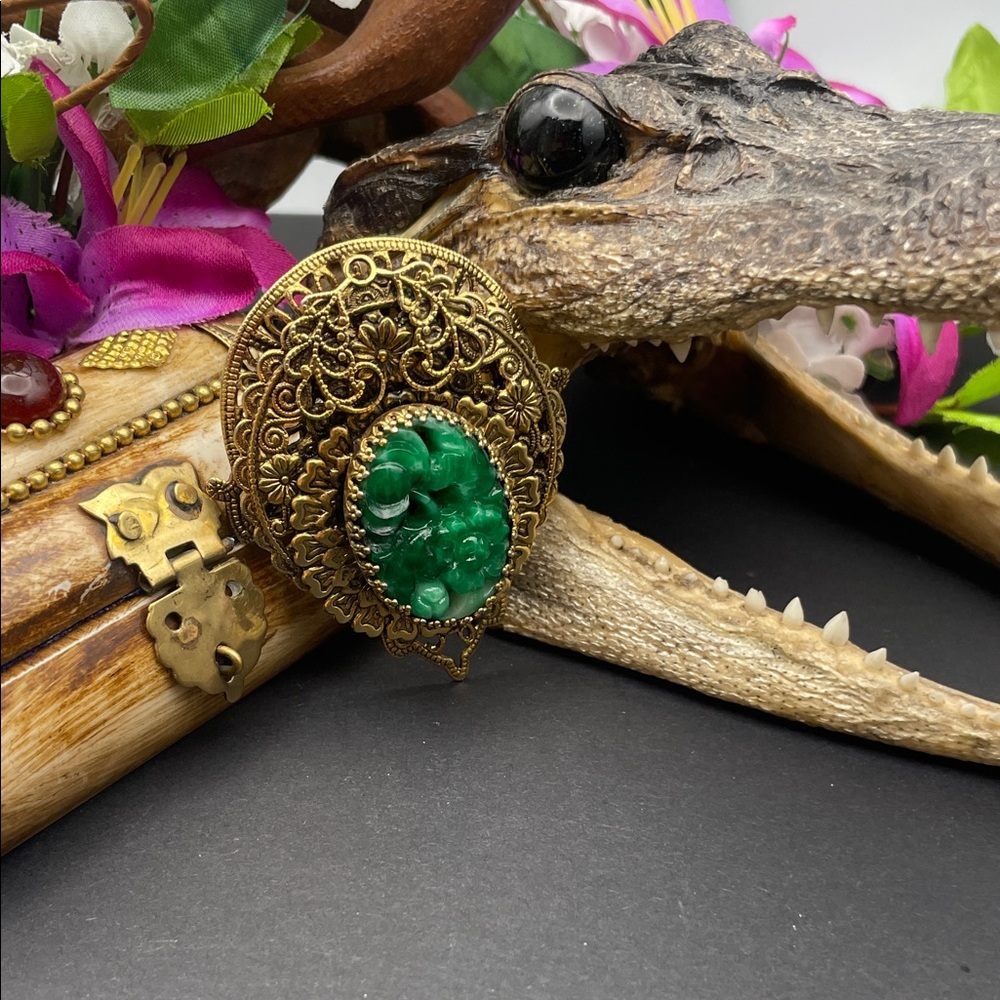 Jade glass filigree brooch vintage